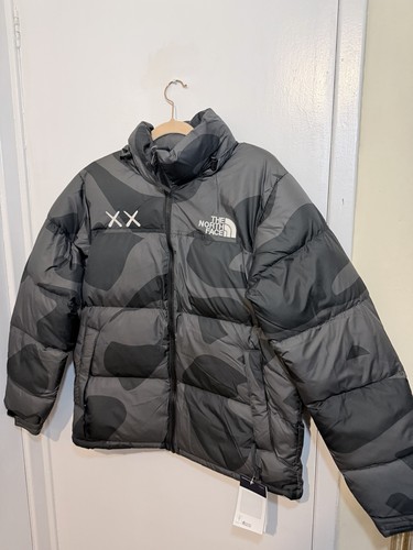 The north face kaws retro - face,